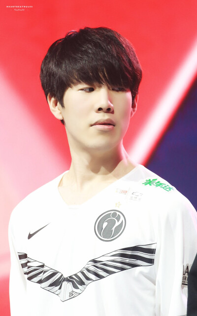 EDG官方：抱歉由于赛程冲突无法参加NEST线下决赛