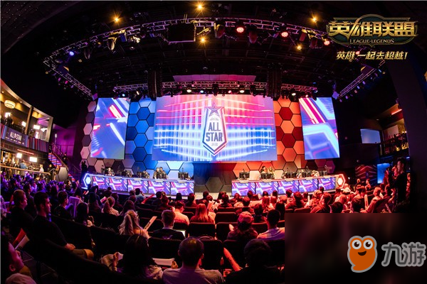 Crisp：Doinb善于跟队友配合沟通 而Xiaohu倾向于自己玩